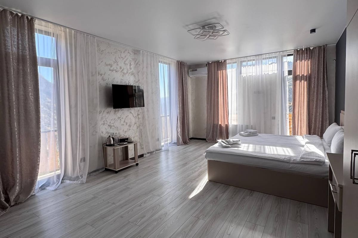 Superior Double or Twin Room, Balcony, Mountain View | Free WiFi