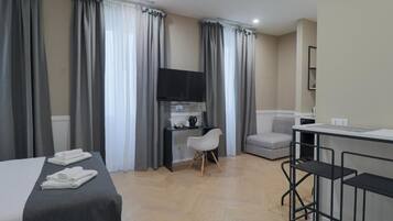 Junior Suite | Premium bedding, down comforters, minibar, in-room safe