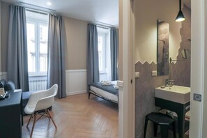 Premium bedding, down comforters, minibar, in-room safe - Elisabeth Boutique Rooms (Trieste)