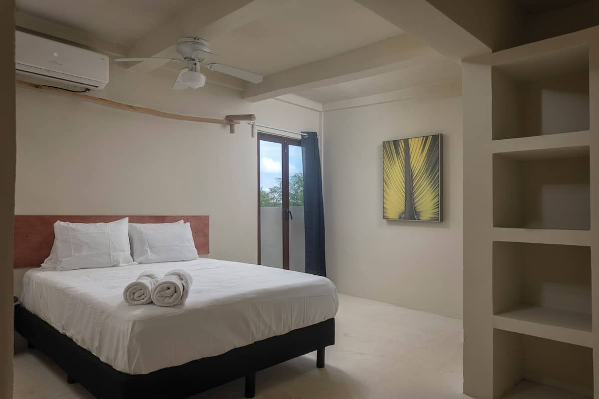 Basic Triple Room | Peralatan tempat tidur premium, dihias secara berasingan