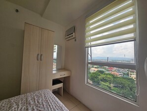 3 bedrooms, internet, bed sheets