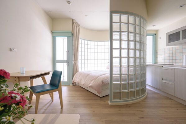 1 habitación, wifi y ropa de cama