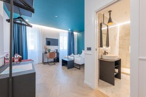 Superior Double Room | In-room safe, desk, laptop workspace, blackout drapes