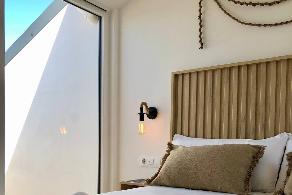 Deluxe Double Room, Sea View | Free WiFi
