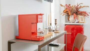 Deluxe Double Room | Desk, laptop workspace, blackout drapes, soundproofing