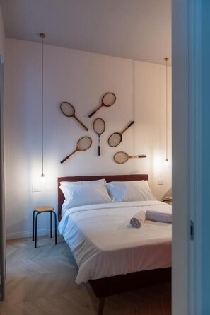 Deluxe Room | Meja, ruang kerja komputer riba, langsir/tirai gelap terus, kalis bunyi 