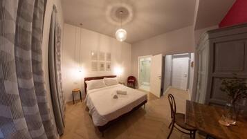 Deluxe-Zimmer | Schreibtisch, laptopgeeigneter Arbeitsplatz, Verdunkelungsvorhänge