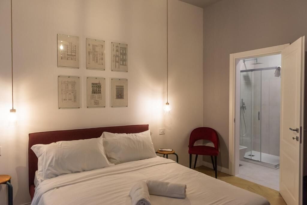 Deluxe Room | Desk, laptop workspace, blackout curtains, soundproofing