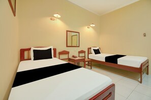 Deluxe Twin Room - Hotel O Makassar near Pantai Losari formerly Hotel Tiara Sari (Makassar)