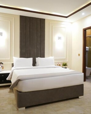 Habitación doble Deluxe, vista a la ciudad | Wifi gratis