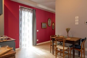 Junior Studio Suite | Blackout drapes, soundproofing, iron/ironing board, free WiFi