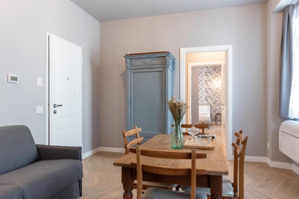 Superior Studio Suite | Living area | TV