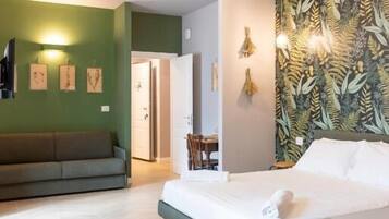 Superior Quadruple Room | Blackout curtains, soundproofing, iron/ironing board, free WiFi