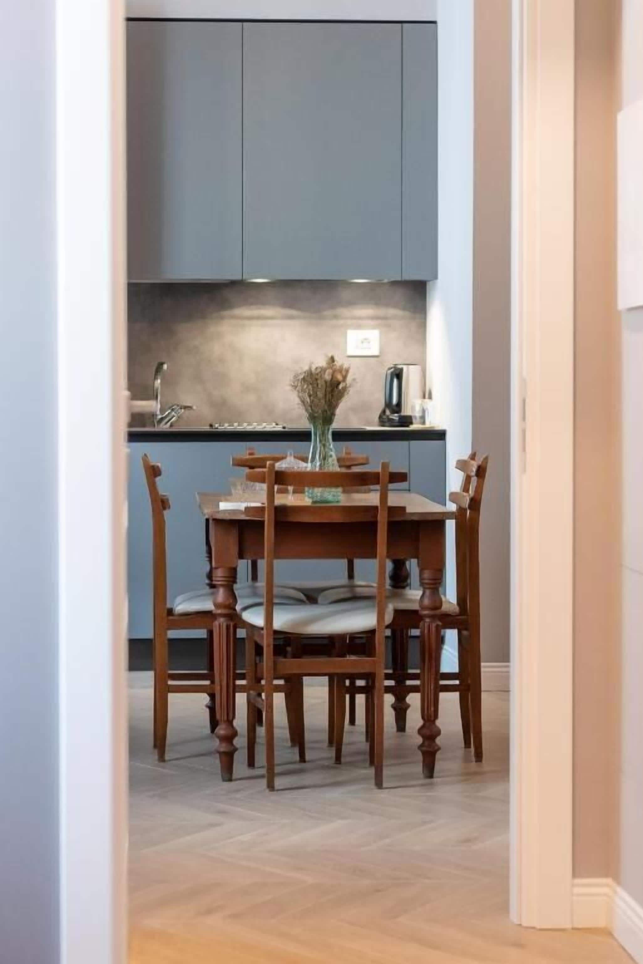 Suite estudio superior | Área de sala de estar | Televisión 