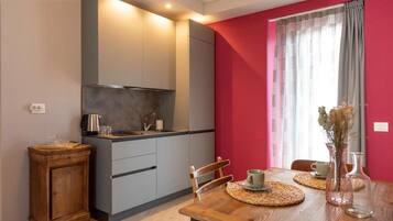 Junior Studio Suite | Blackout drapes, soundproofing, iron/ironing board, free WiFi