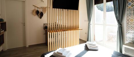 1 habitación, wifi y ropa de cama