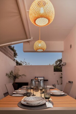 Casa | 2 habitaciones, escritorio, insonorización y internet 