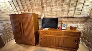 Cabaña Deluxe, balcón, vista al jardín | Espacio para trabajar con laptop y wifi gratis