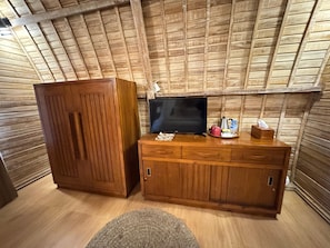 Deluxe Cabin, Balcony, Garden View | Laptop workspace, free WiFi