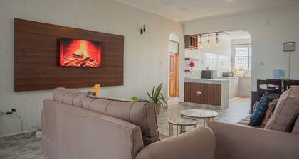 5 Minutes Walk to The Beach - 2BR House With Swimming Pool.