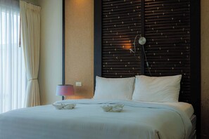 In-room safe, desk, iron/ironing board, free WiFi - Seaview Condo with Large Pool - BAP1 (Wichit)