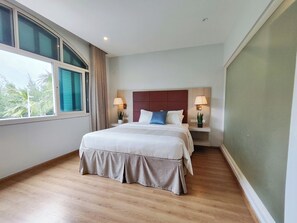 Deluxe Double Room Single Use, City View | Desk, laptop workspace, free WiFi