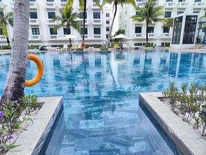 3 outdoor pools, open 7:00 AM to 7:00 PM, pool umbrellas, sun loungers