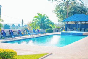 Outdoor pool - Ilala Crest Lodge (Mzuzu)