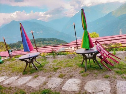 MahaGauri Hotel & Resort