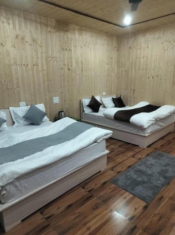 Basic Double Room, Mountain View | Free WiFi