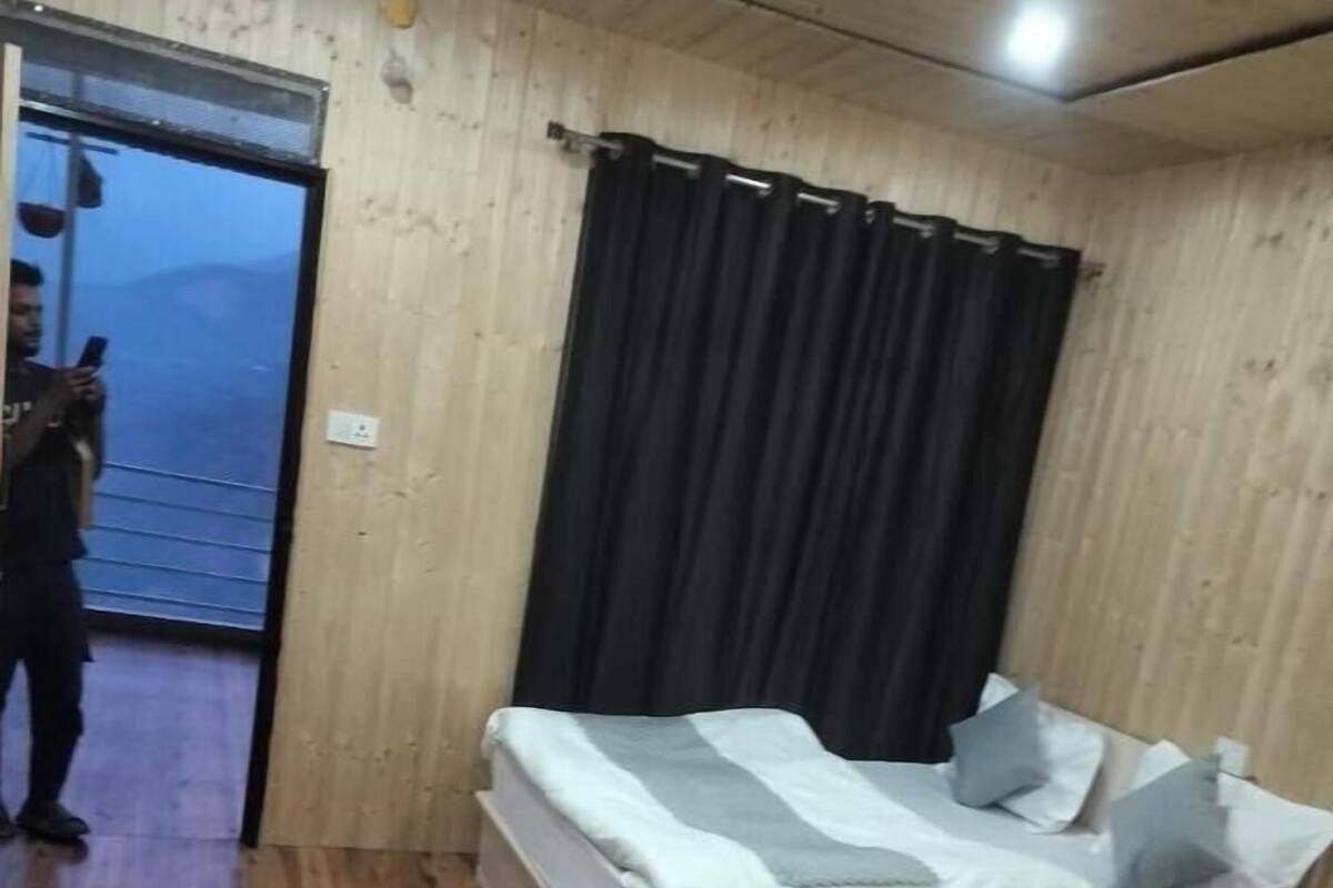 Basic Double Room, Mountain View | Free WiFi