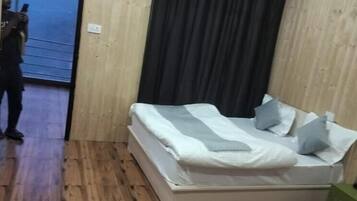 Desk, free WiFi, bed sheets