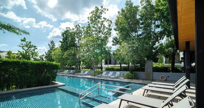 Awesome 3bd Townhouse with a patio