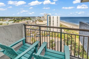 Comfort appartement, 1 slaapkamer, gedeeltelijk uitzicht op oceaan, aan zee | Balkon