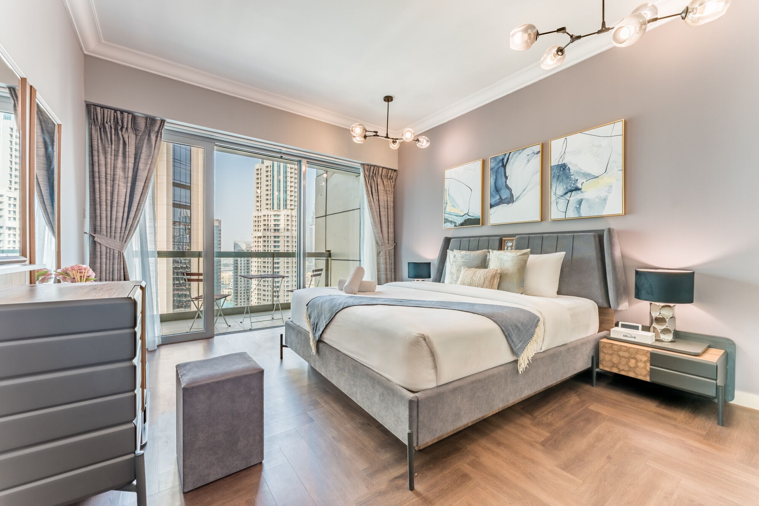 2 多间卧室、客房内保险箱、熨斗/熨衣板、免费 WiFi