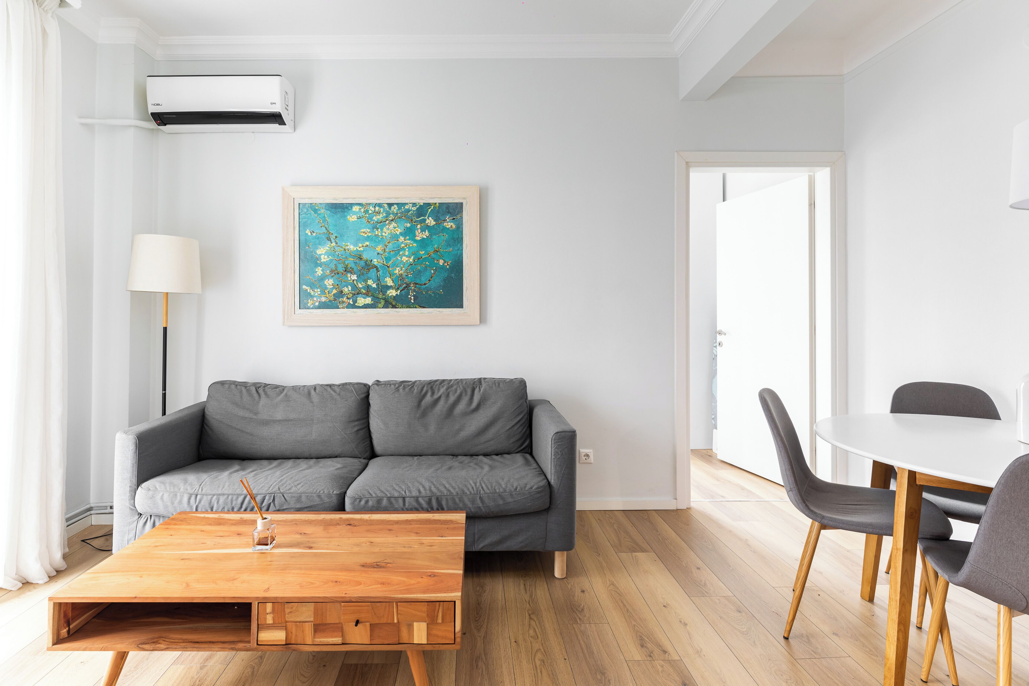 Apartemen, 2 kamar tidur, balkon, pemandangan kota | Tirai kedap cahaya, kedap suara, setrika/meja setrika, dan Wi-Fi gratis
