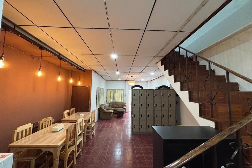 Ochatee Hostel