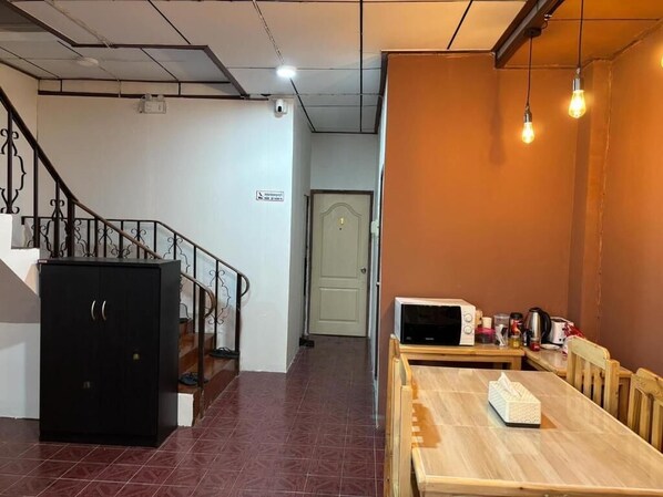 Basic Shared Dormitory | Living area