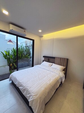 2 habitaciones, tabla de planchar con plancha y acceso a internet