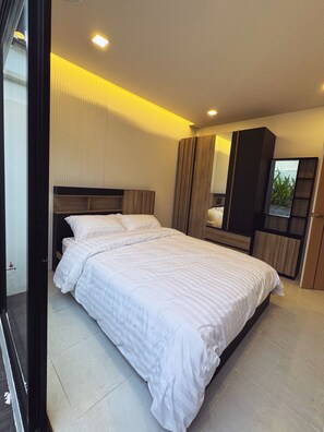 2 bedrooms, iron/ironing board, free WiFi, bed sheets