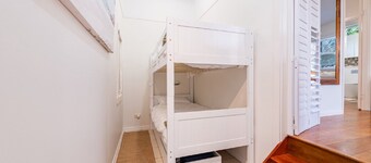 Welcome to Casablanca, a stylish cottage perfectly positioned in the Heart of Bruns