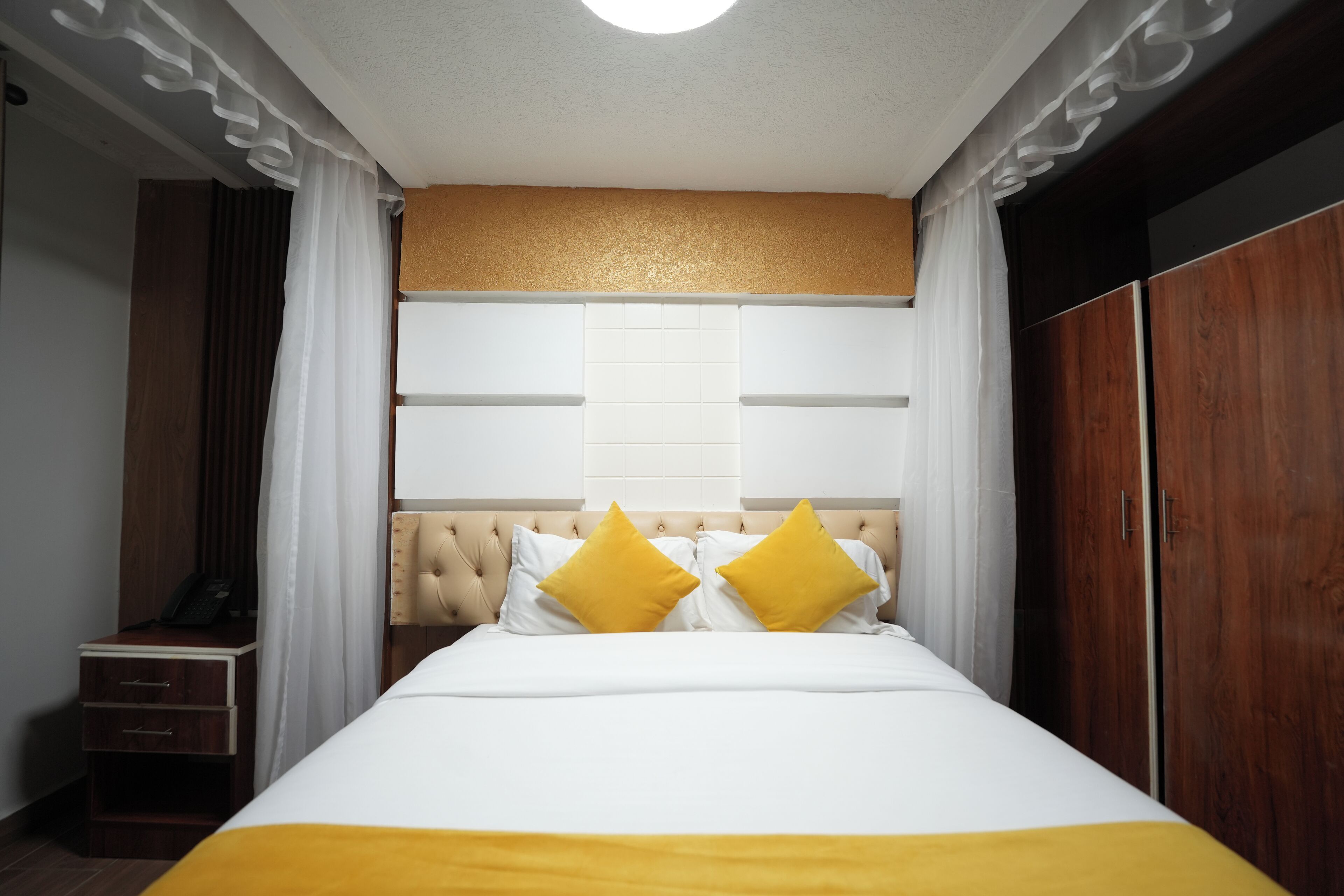 1 chambre, fer et planche à repasser, Wi-Fi, draps fournis