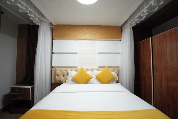 1 bedroom, iron/ironing board, WiFi, bed sheets