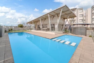 Luxury 3-bedroom Apartment in Broadacres Sandton