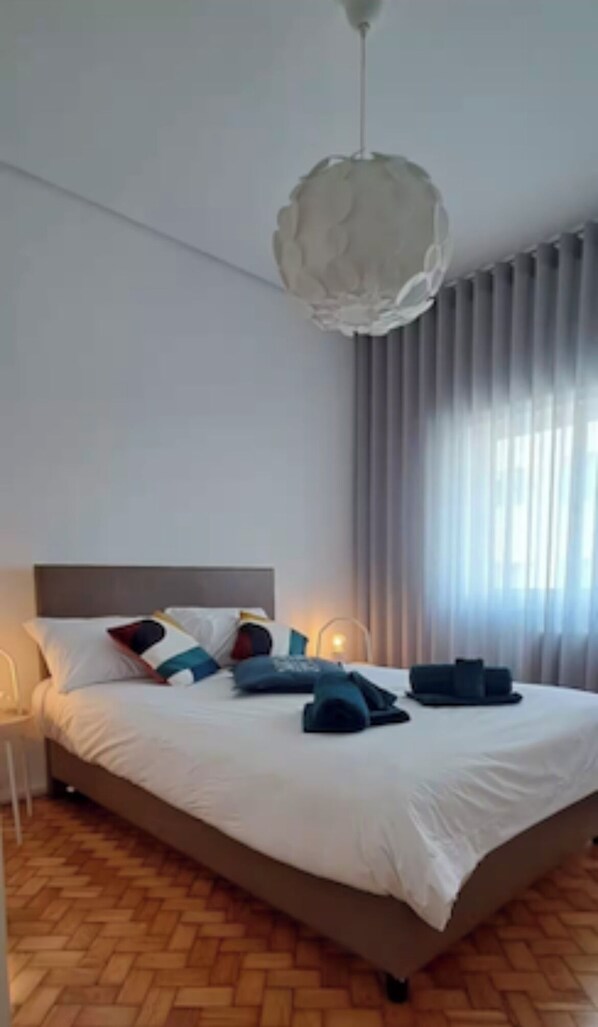 3 chambres, fer et planche à repasser, accès au Wi-Fi (inclus)