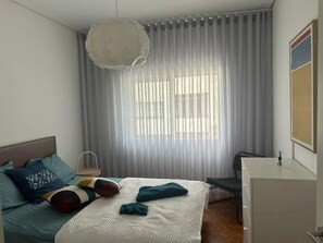 3 chambres, fer et planche à repasser, accès au Wi-Fi (inclus)