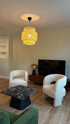 Appartement Deluxe, vue ville | Coin séjour