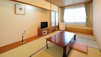 Japanese-style Room 7.5 Tatami Mats, Non-Smoking (with Toilet) | In-room safe, desk, free WiFi
