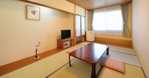 Room, Non Smoking | In-room safe, desk, free WiFi