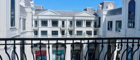 Deluxe-Dreibettzimmer | Balkon